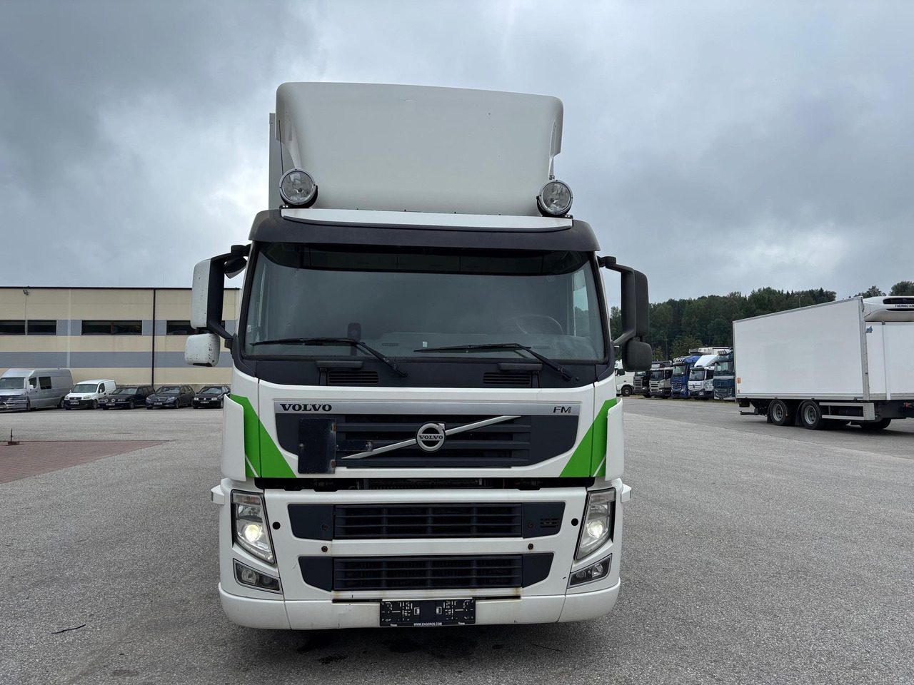 VOLVO FM460 - 트럭 : 사진 2 VOLVO FM460 - 트럭 : 사진 2