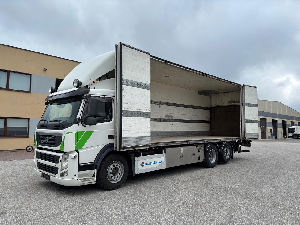 VOLVO FM460 - 트럭 : 사진 4 VOLVO FM460 - 트럭 : 사진 4
