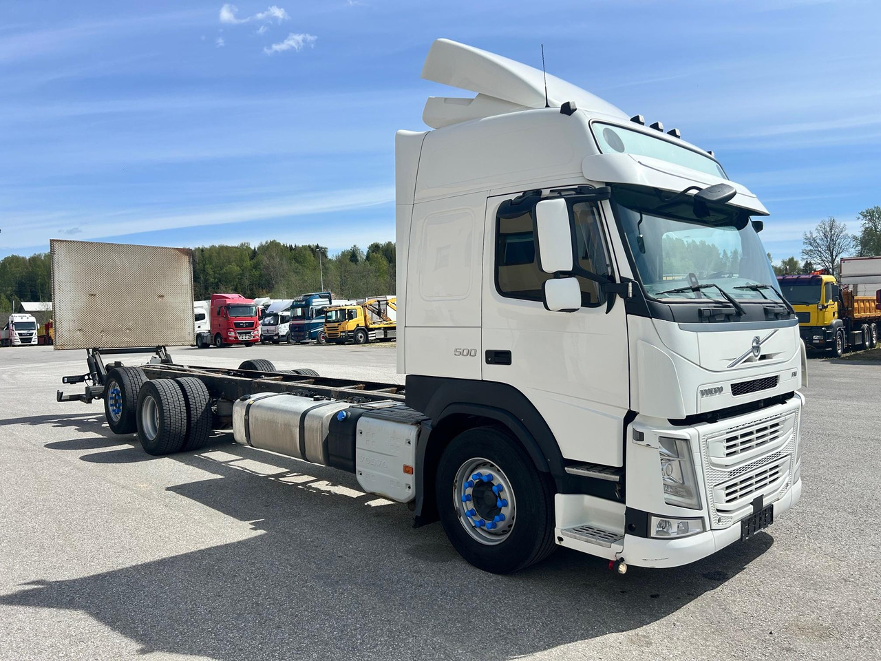 VOLVO FM500 - 캡 새시 트럭 : 사진 1 VOLVO FM500 - 캡 새시 트럭 : 사진 1
