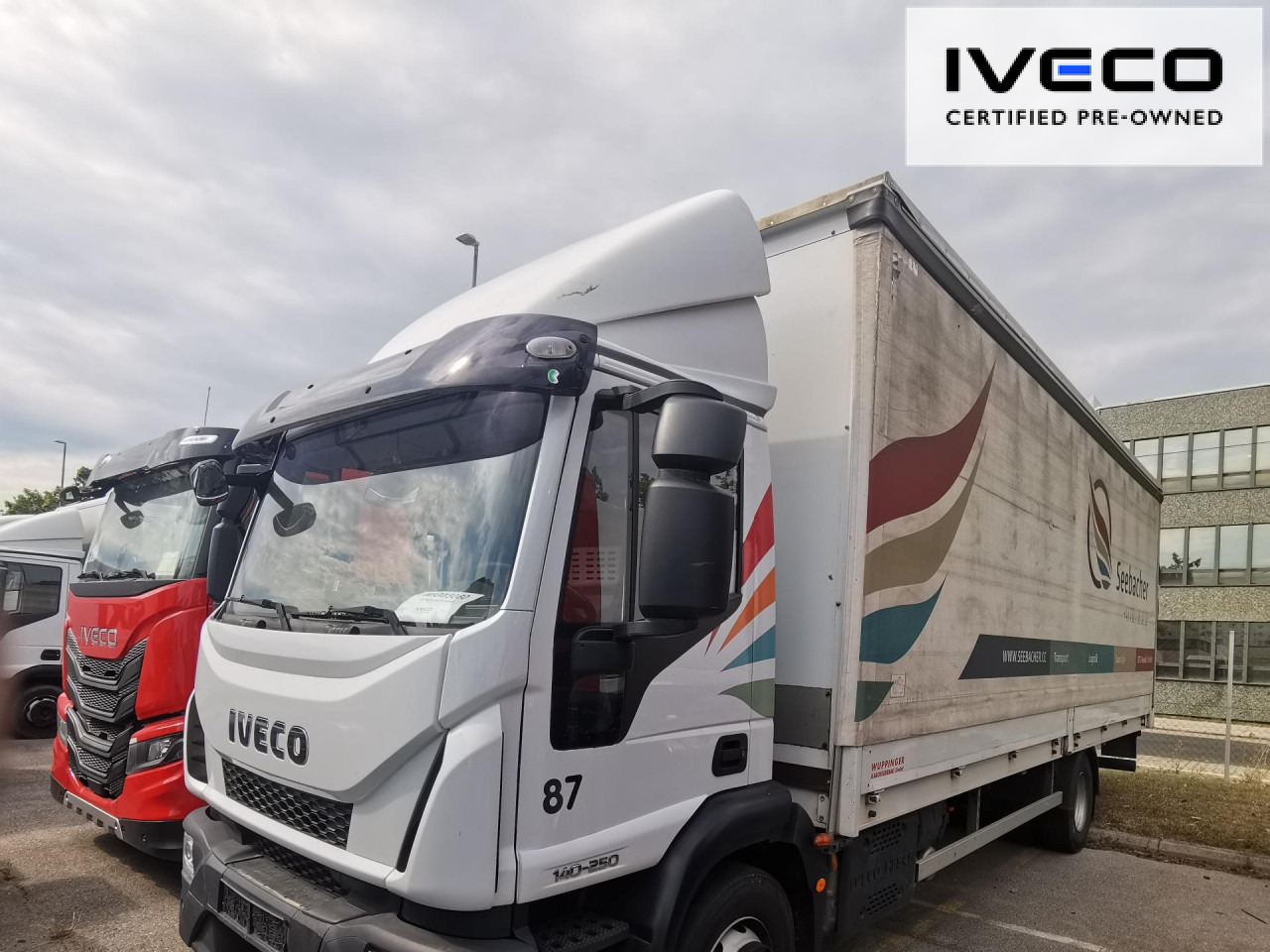 IVECO Pritsche-Schiebeplane-LBW - 커튼사이더 트럭 : 사진 1 IVECO Pritsche-Schiebeplane-LBW - 커튼사이더 트럭 : 사진 1