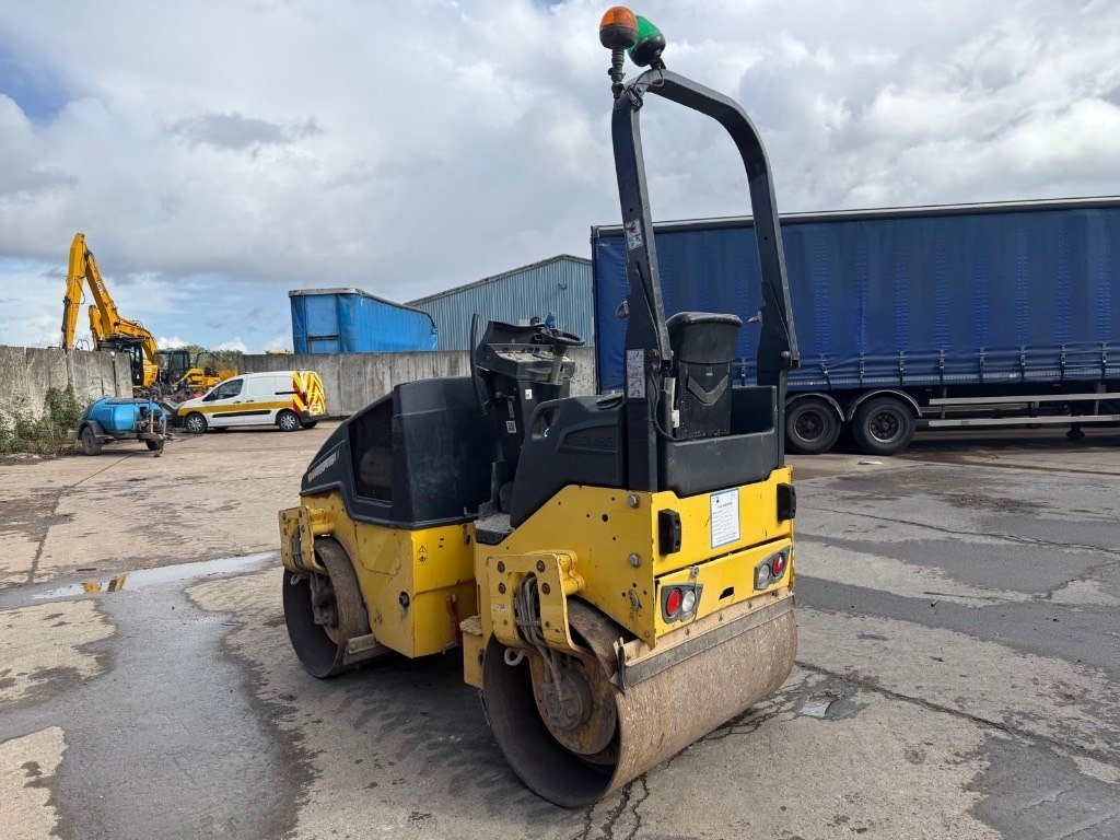 Bomag BW 120 AD-5 - 로드 롤러 : 사진 4 Bomag BW 120 AD-5 - 로드 롤러 : 사진 4