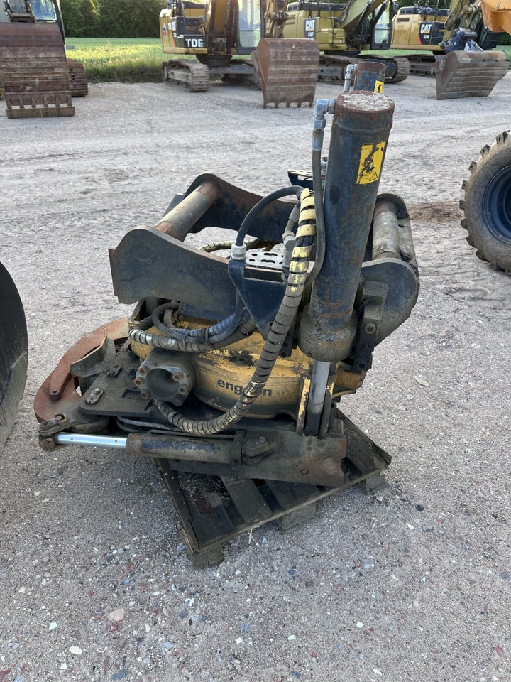 ENGCON EC 30 - S80 GR30 -S80 - SVAB Engcon Rototilt - Tiltrotator - 틸트로테이터 : 사진 2 ENGCON EC 30 - S80 GR30 -S80 - SVAB Engcon Rototilt - Tiltrotator - 틸트로테이터 : 사진 2