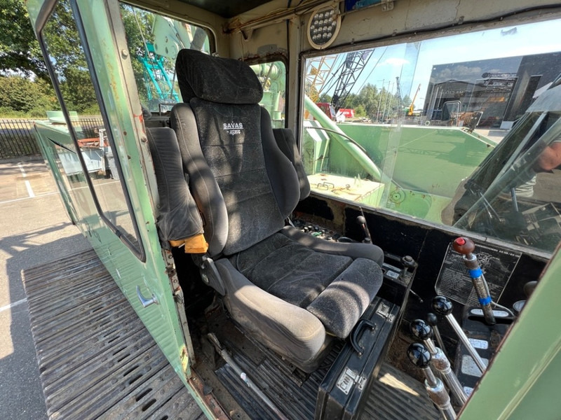 크롤러 크레인 Hitachi KH 150-2 : 사진 9