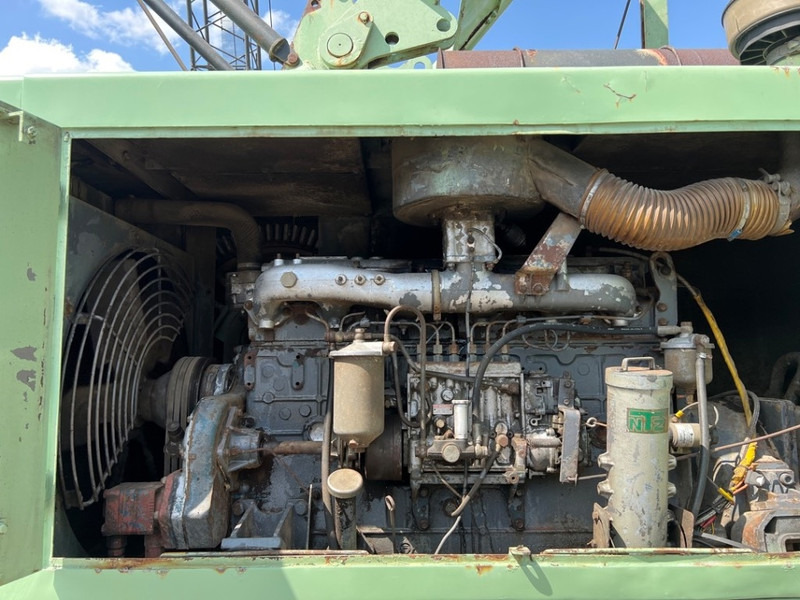 크롤러 크레인 Hitachi KH 150-2 : 사진 12