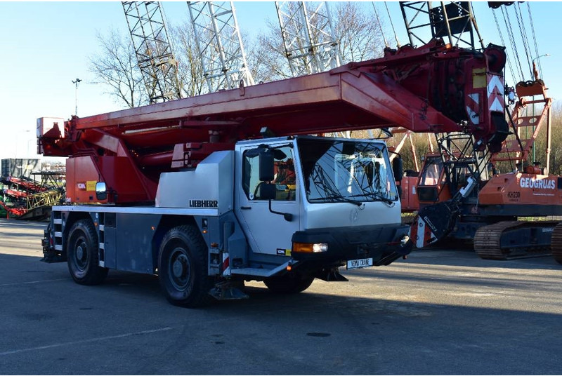 Liebherr LTM 1040-2.1 - 전천후 지형 크레인 : 사진 4 Liebherr LTM 1040-2.1 - 전천후 지형 크레인 : 사진 4