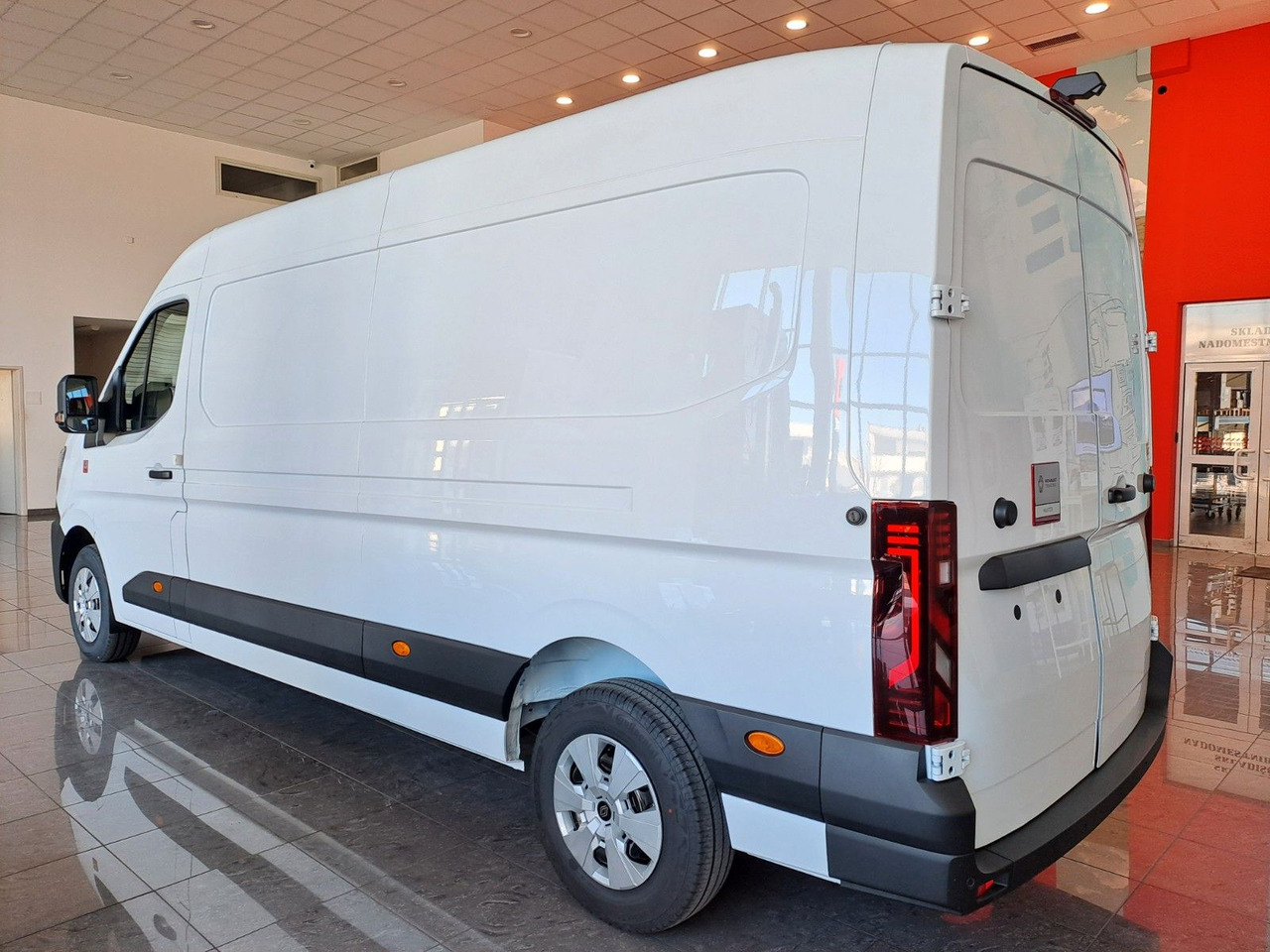 Renault Master L3H2 150 - NAV Klimaaut. Holzb. 270° - 패널 밴 : 사진 5 Renault Master L3H2 150 - NAV Klimaaut. Holzb. 270° - 패널 밴 : 사진 5