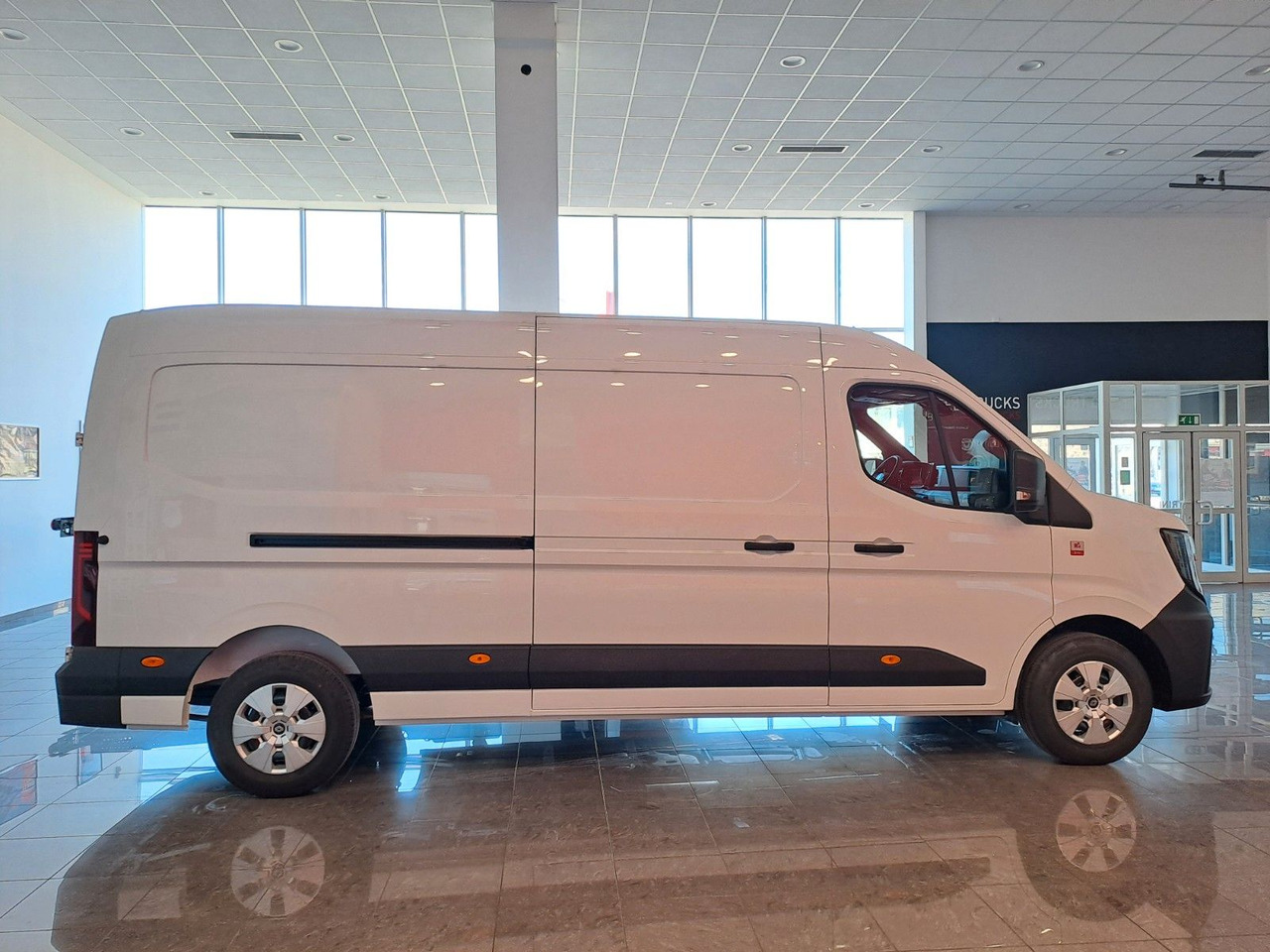 Renault Master L3H2 170 - NAV Klimaaut. Holzb. 270° - 패널 밴 : 사진 5 Renault Master L3H2 170 - NAV Klimaaut. Holzb. 270° - 패널 밴 : 사진 5