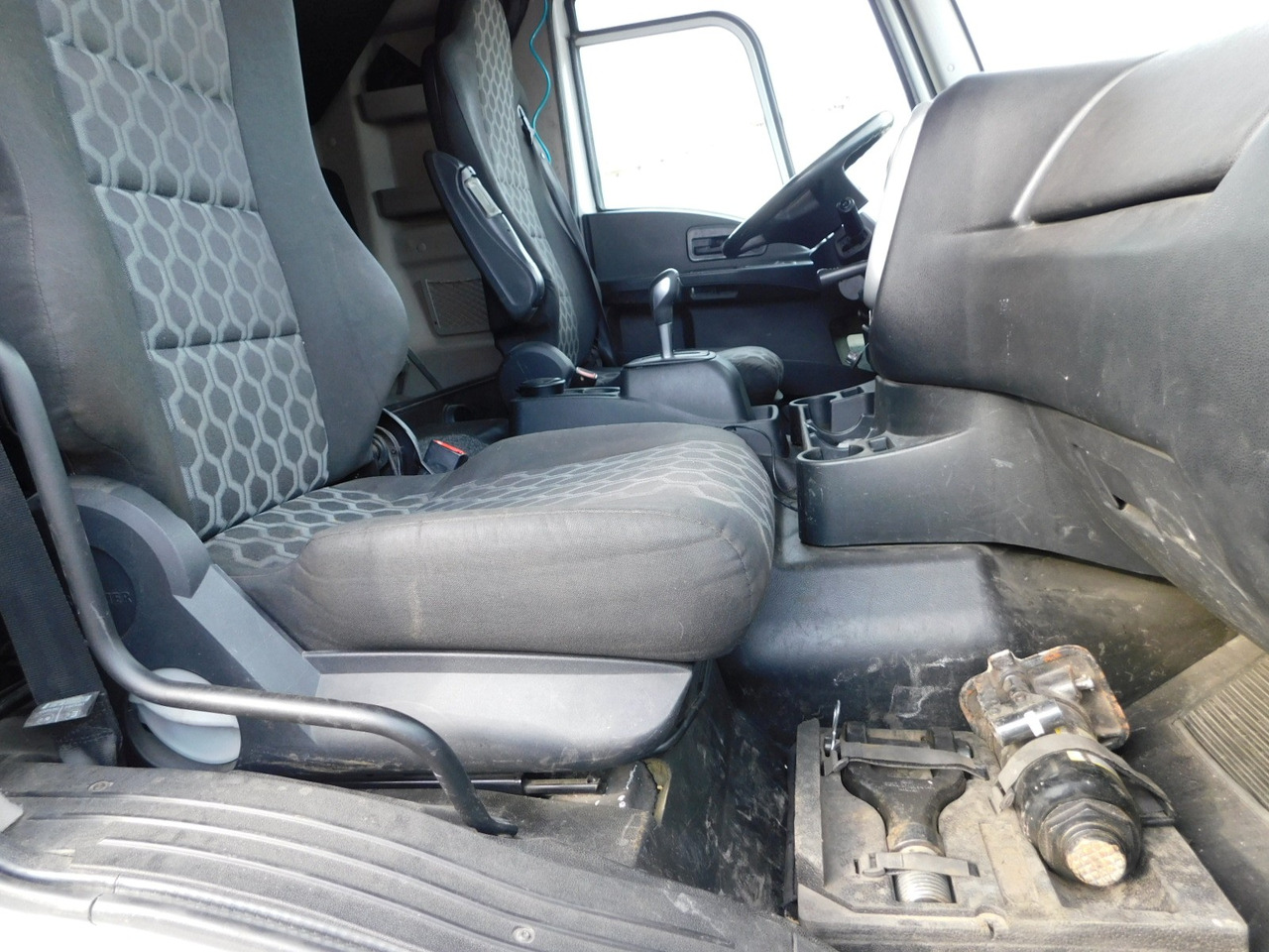 Ford 1848t 4x2 scab e6 12tx2620 - 트랙터 유닛 : 사진 5 Ford 1848t 4x2 scab e6 12tx2620 - 트랙터 유닛 : 사진 5