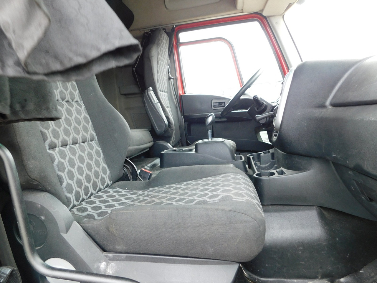 Ford 1848t 4x2 scab e6 12tx2620 - 트랙터 유닛 : 사진 5 Ford 1848t 4x2 scab e6 12tx2620 - 트랙터 유닛 : 사진 5