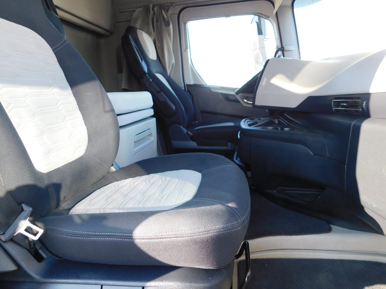 Ford F max 4x2 scab e6 12s2620 - 트랙터 유닛 : 사진 5 Ford F max 4x2 scab e6 12s2620 - 트랙터 유닛 : 사진 5
