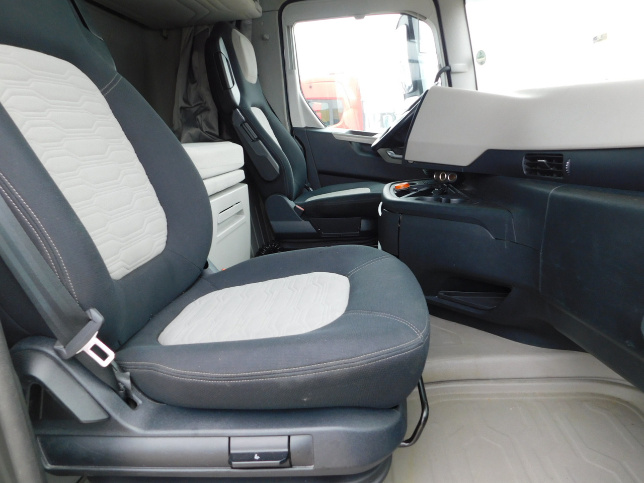 Ford F max ll 4x2 scab e6 12tx2620 - 트랙터 유닛 : 사진 5 Ford F max ll 4x2 scab e6 12tx2620 - 트랙터 유닛 : 사진 5