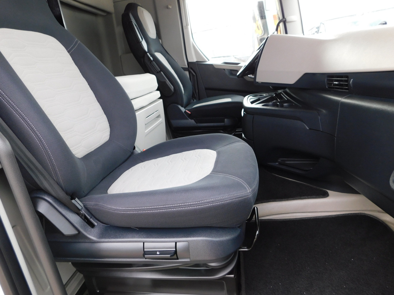 Ford F max ll 4x2 scab e6 12tx2620 - 트랙터 유닛 : 사진 5 Ford F max ll 4x2 scab e6 12tx2620 - 트랙터 유닛 : 사진 5