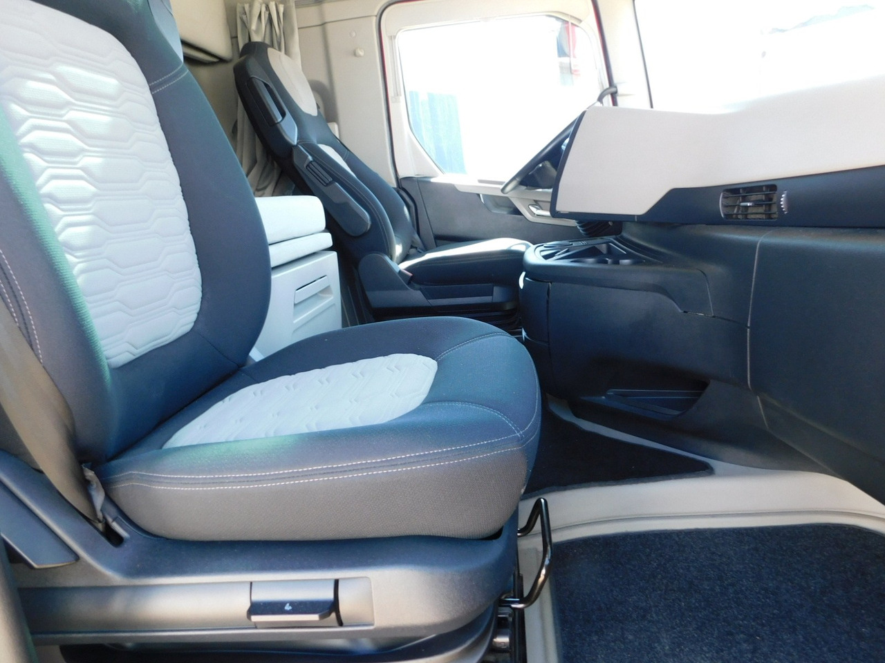 Ford F max ll 4x2 scab e6 12tx2620 - 트랙터 유닛 : 사진 5 Ford F max ll 4x2 scab e6 12tx2620 - 트랙터 유닛 : 사진 5