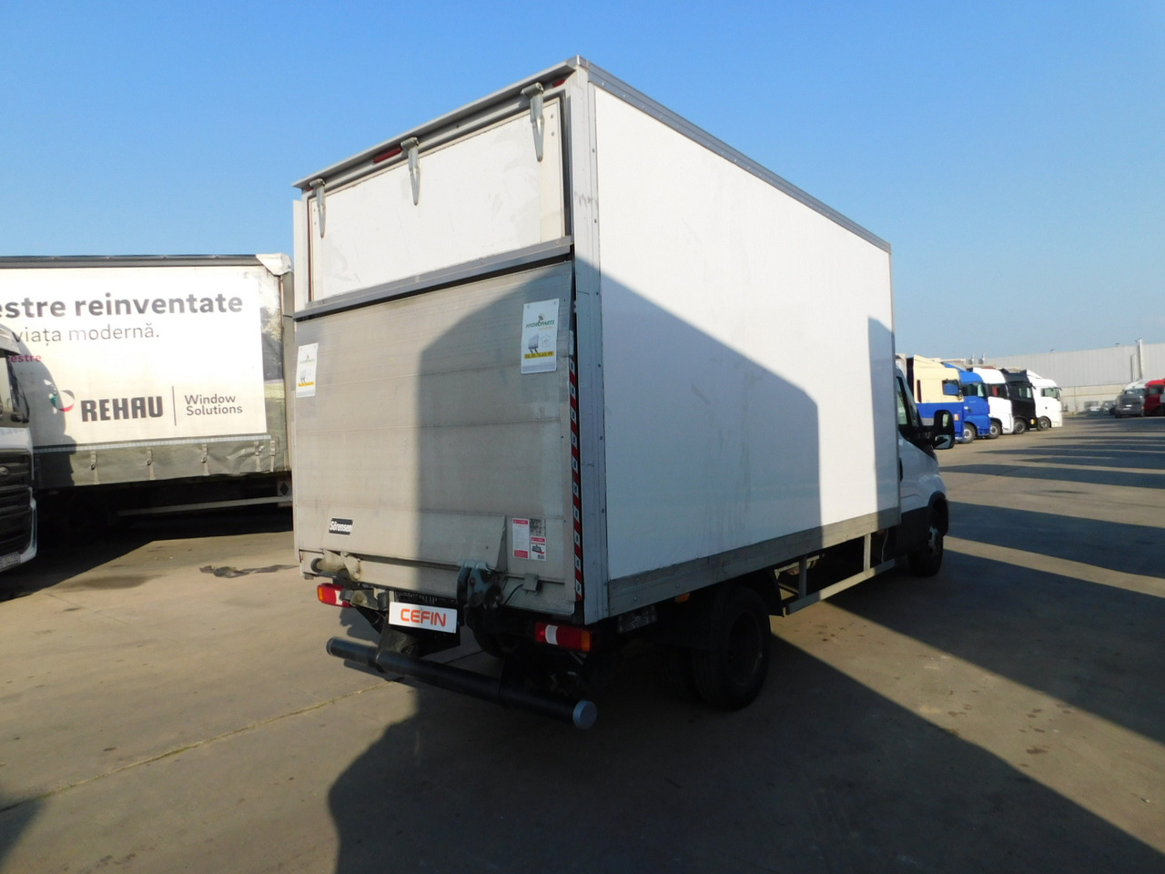 Iveco 35c16h30 - 박스 밴 : 사진 3 Iveco 35c16h30 - 박스 밴 : 사진 3