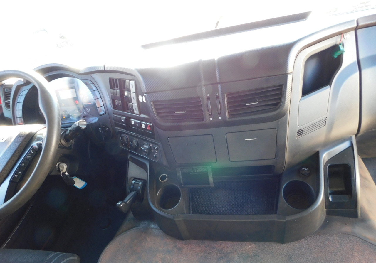 덤프트럭 Iveco Trakker 450 : 사진 6