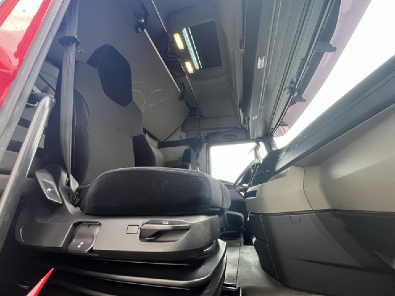 MAN TGX 18.510 4x2 LL SA - Vollgarantie MAN bis 01.27 - 트랙터 유닛 : 사진 2 MAN TGX 18.510 4x2 LL SA - Vollgarantie MAN bis 01.27 - 트랙터 유닛 : 사진 2