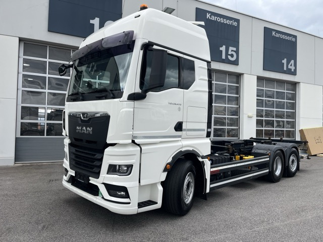 MAN TGX 26.470 6x2-4 LL Euro6 Intarder AHK Luftfeder - 컨테이너 운반 장치/ 스와프 보디 트럭 : 사진 1 MAN TGX 26.470 6x2-4 LL Euro6 Intarder AHK Luftfeder - 컨테이너 운반 장치/ 스와프 보디 트럭 : 사진 1