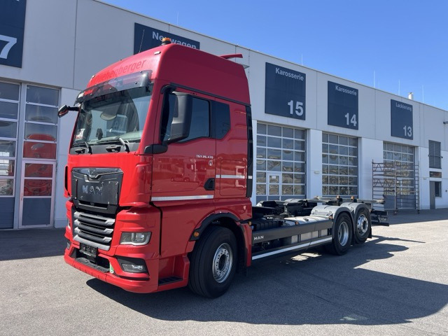 MAN TGX 26.470 6x2-4 LL - neu bereift Euro6 Intarder - 컨테이너 운반 장치/ 스와프 보디 트럭 : 사진 1 MAN TGX 26.470 6x2-4 LL - neu bereift Euro6 Intarder - 컨테이너 운반 장치/ 스와프 보디 트럭 : 사진 1