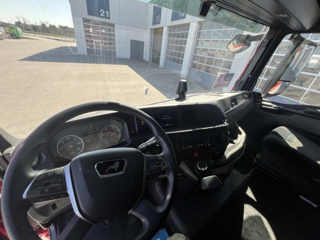 MAN TGX 26.470 6x2-4 LL - neu bereift Euro6 Intarder - 컨테이너 운반 장치/ 스와프 보디 트럭 : 사진 4 MAN TGX 26.470 6x2-4 LL - neu bereift Euro6 Intarder - 컨테이너 운반 장치/ 스와프 보디 트럭 : 사진 4