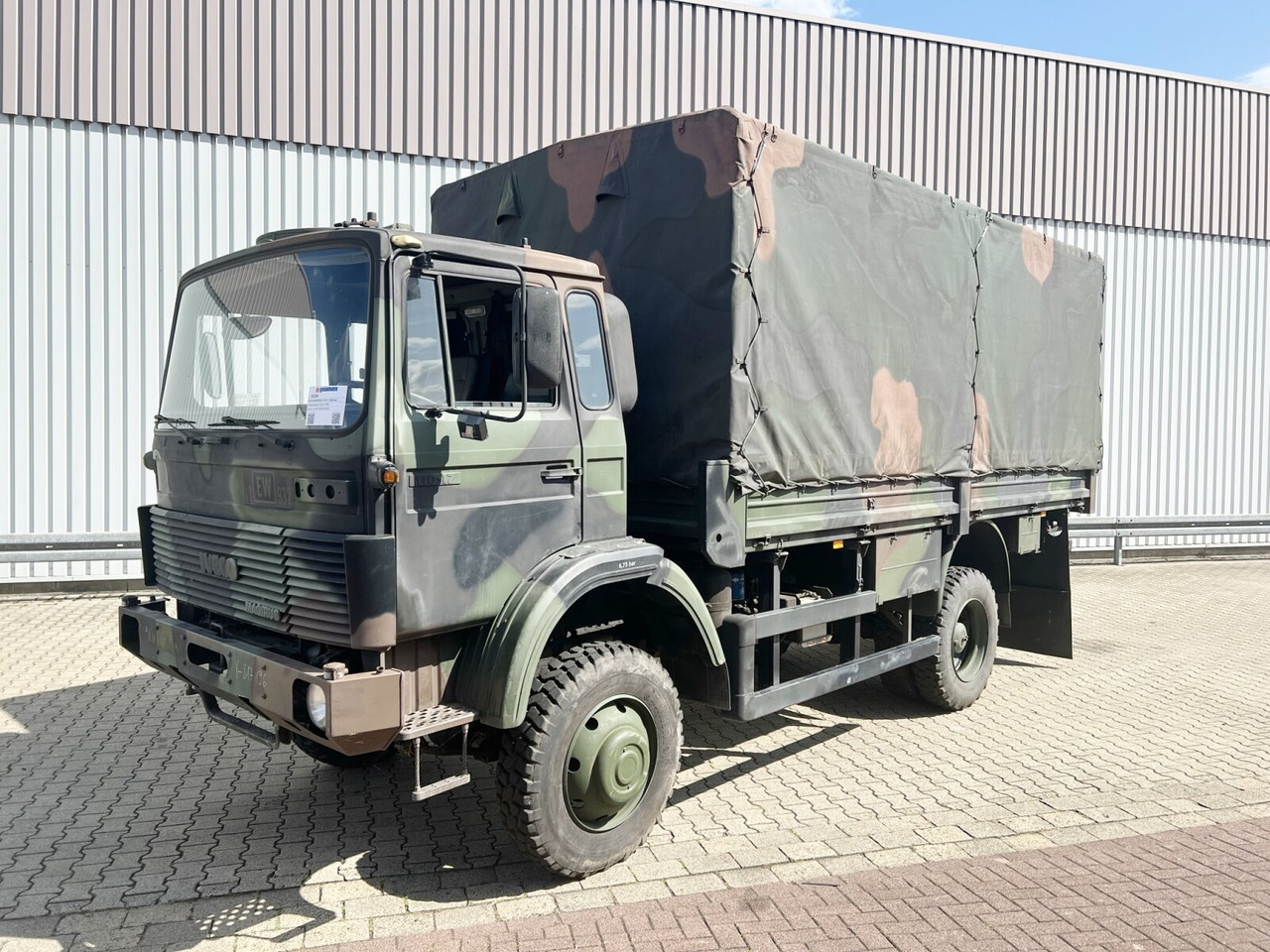 110-17 AW 4x4 110-17 AW 4x4, Ex-, Küche - 커튼사이더 트럭 : 사진 1 110-17 AW 4x4 110-17 AW 4x4, Ex-, Küche - 커튼사이더 트럭 : 사진 1