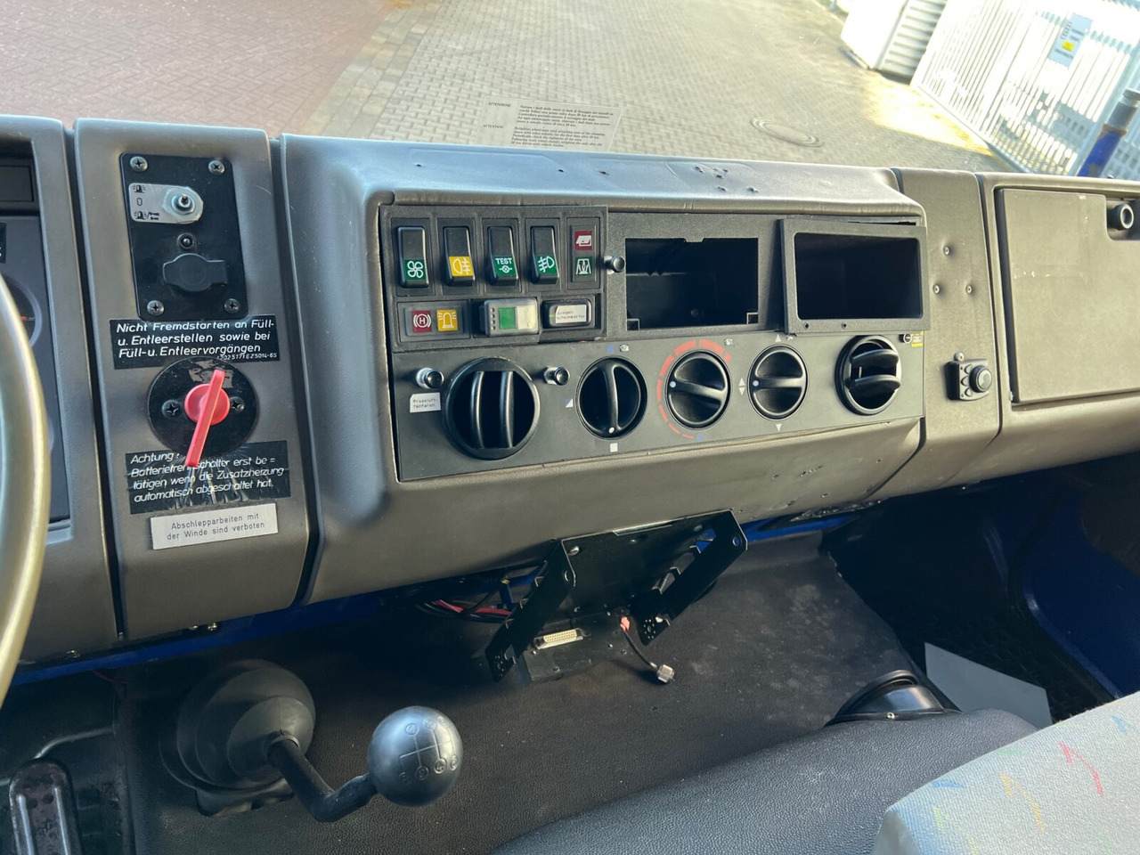 120-23 AW 4x4 Doka 120-23 AW 4x4 Doka, V8-Motor, Mannschaftswagen 16 Sitze, Seilwinde - 소방차 : 사진 2 120-23 AW 4x4 Doka 120-23 AW 4x4 Doka, V8-Motor, Mannschaftswagen 16 Sitze, Seilwinde - 소방차 : 사진 2