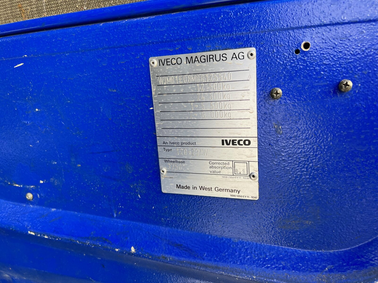 120-23 AW 4x4 Doka 120-23 AW 4x4 Doka, V8-Motor, Mannschaftswagen 16 Sitze, Seilwinde - 소방차 : 사진 5 120-23 AW 4x4 Doka 120-23 AW 4x4 Doka, V8-Motor, Mannschaftswagen 16 Sitze, Seilwinde - 소방차 : 사진 5