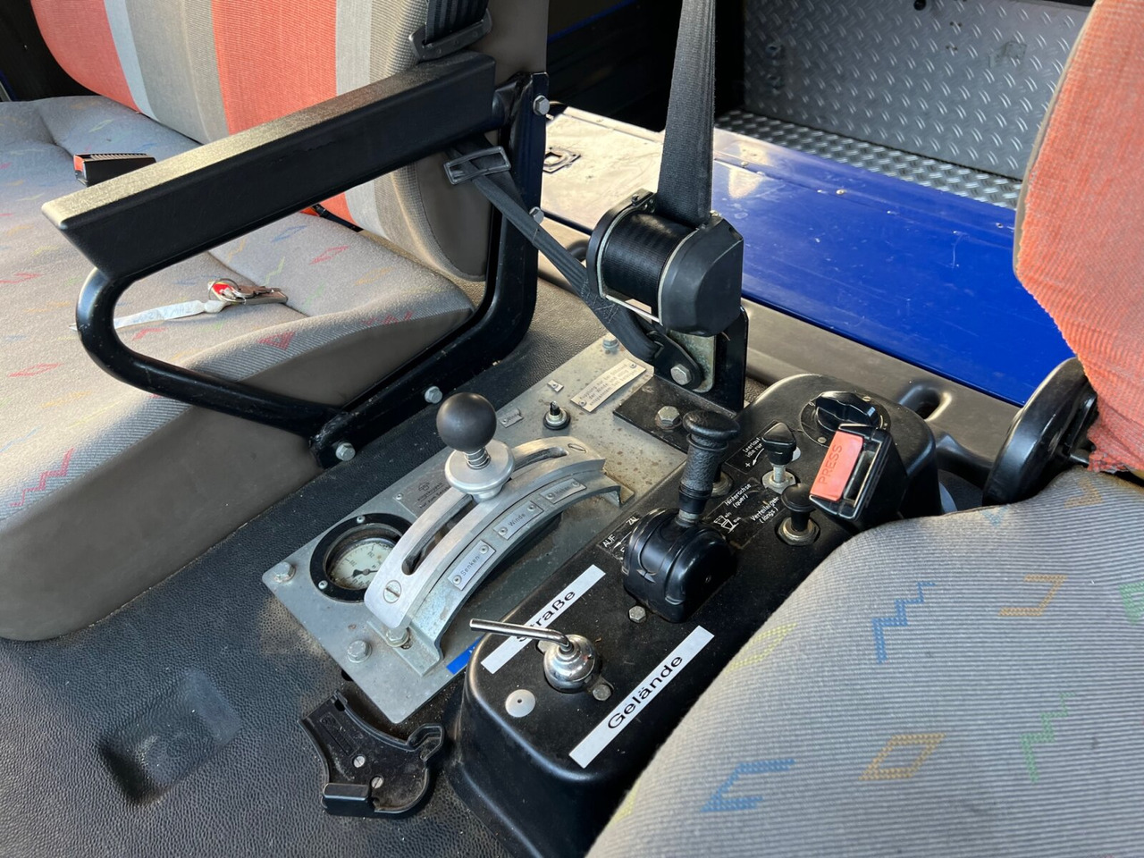 120-23 AW 4x4 Doka 120-23 AW 4x4 Doka, V8-Motor, Mannschaftswagen 16 Sitze, Seilwinde - 소방차 : 사진 3 120-23 AW 4x4 Doka 120-23 AW 4x4 Doka, V8-Motor, Mannschaftswagen 16 Sitze, Seilwinde - 소방차 : 사진 3