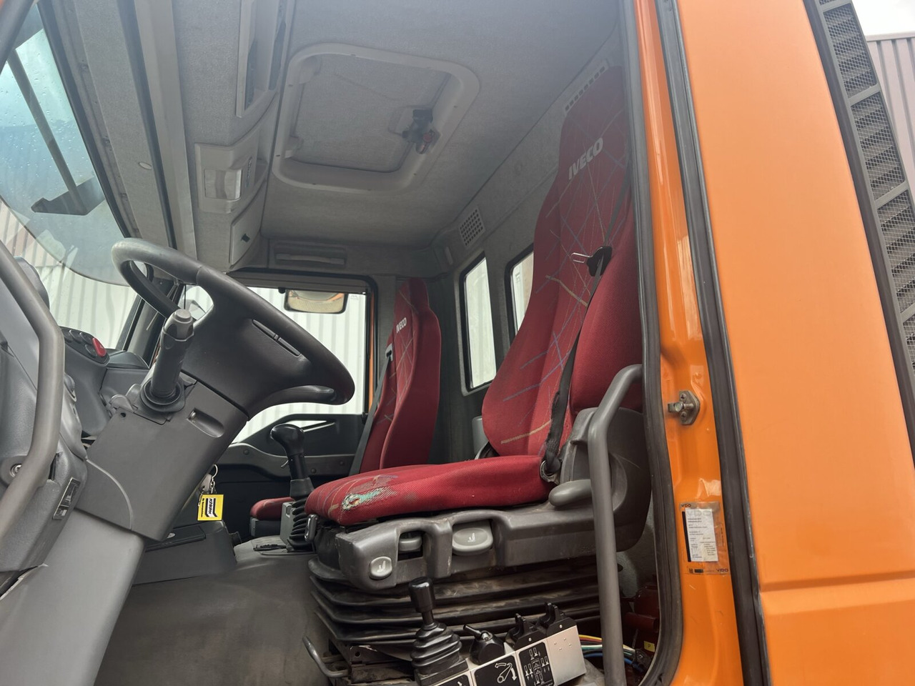 Interior photo 1: 리스 190 AD 35 4x2 190 AD 35 4x2 190 AD 35 4x2 190 AD 35 4x2 Interior photo 1: 리스 190 AD 35 4x2 190 AD 35 4x2 190 AD 35 4x2 190 AD 35 4x2