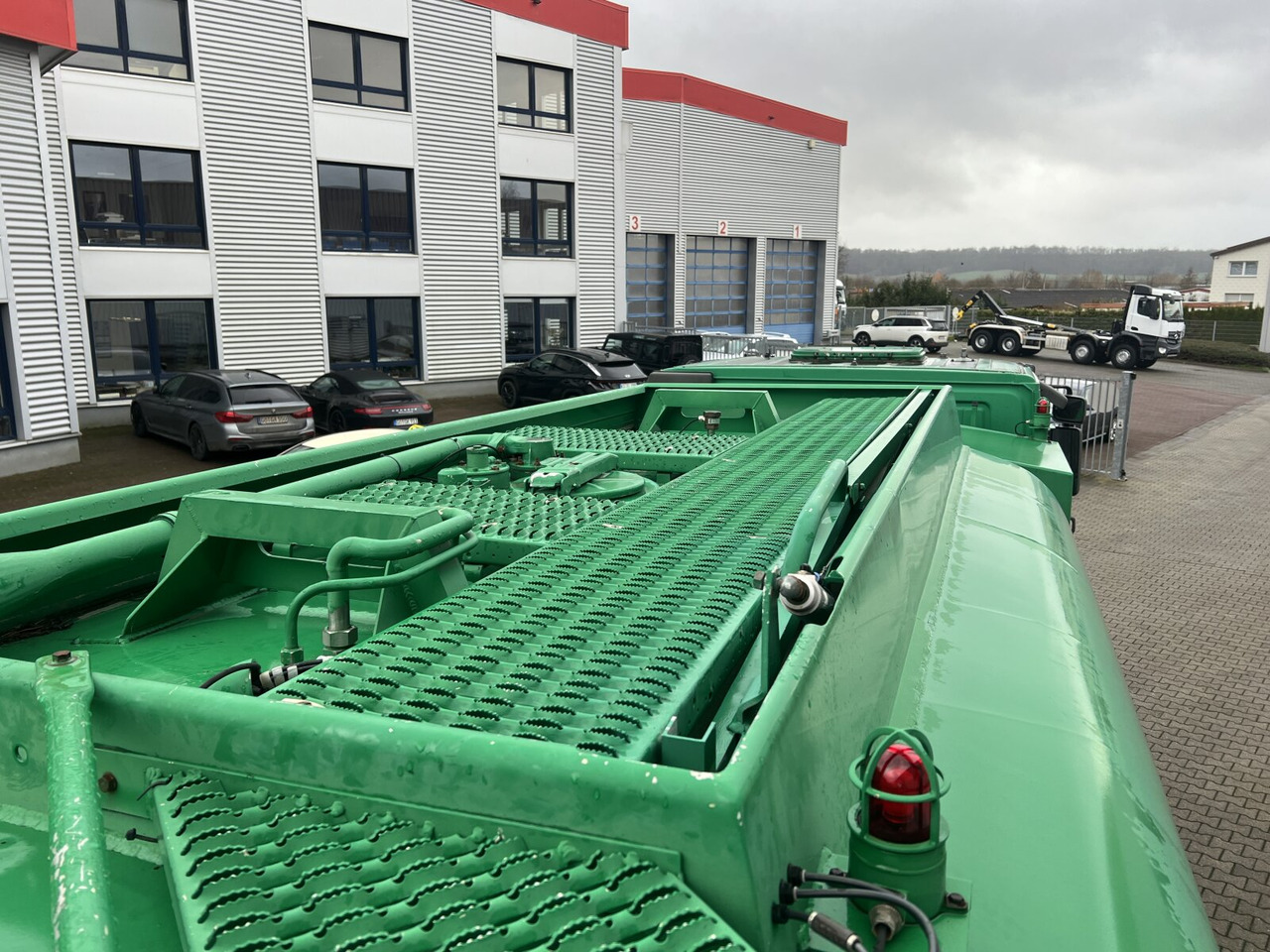 190EH30 4x4 190EH30 4x4 - 유조트럭 : 사진 5 190EH30 4x4 190EH30 4x4 - 유조트럭 : 사진 5