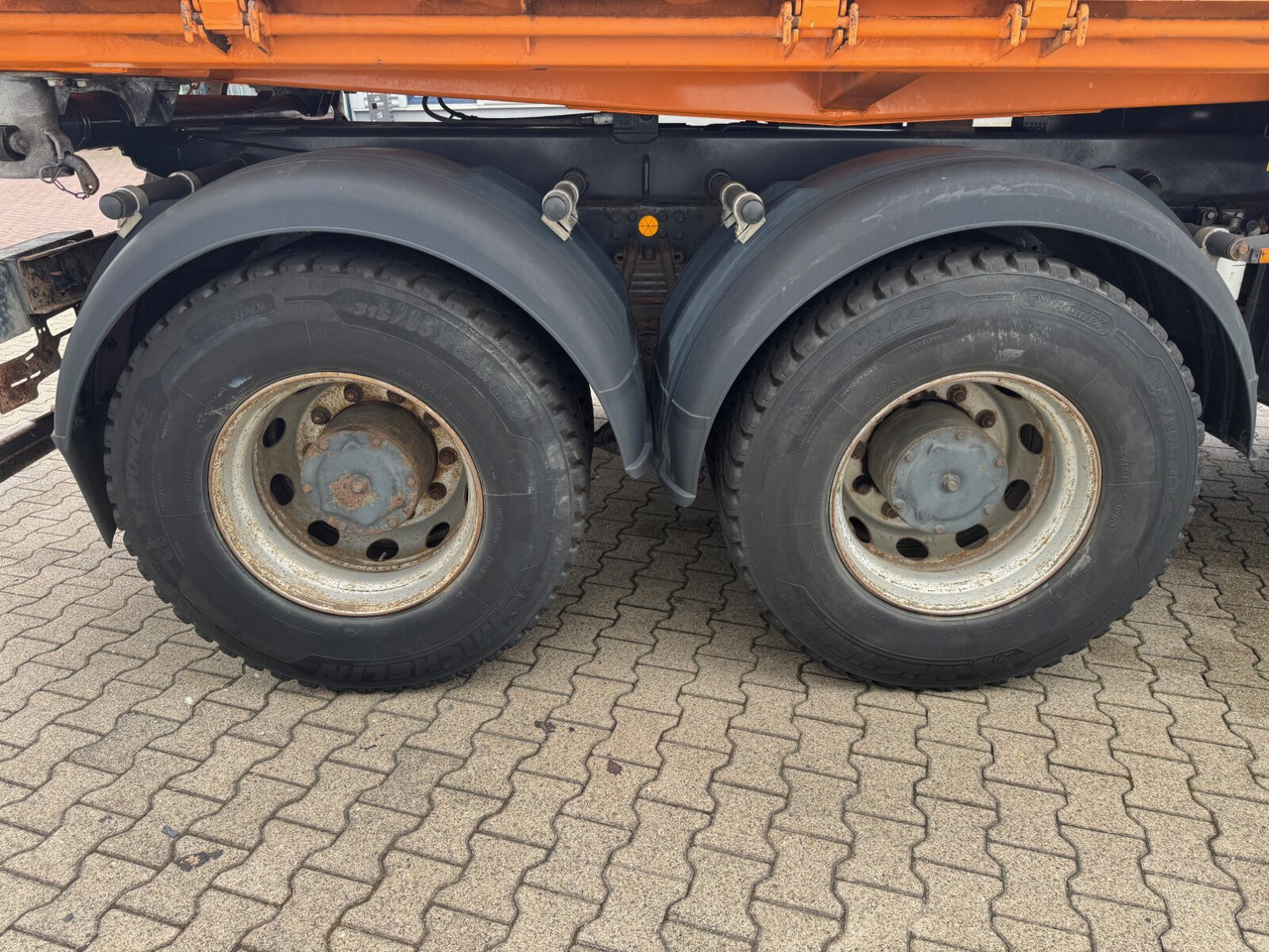 AD260T41 6x4 AD260T41 6x4, EEV - 캡 새시 트럭 : 사진 4 AD260T41 6x4 AD260T41 6x4, EEV - 캡 새시 트럭 : 사진 4