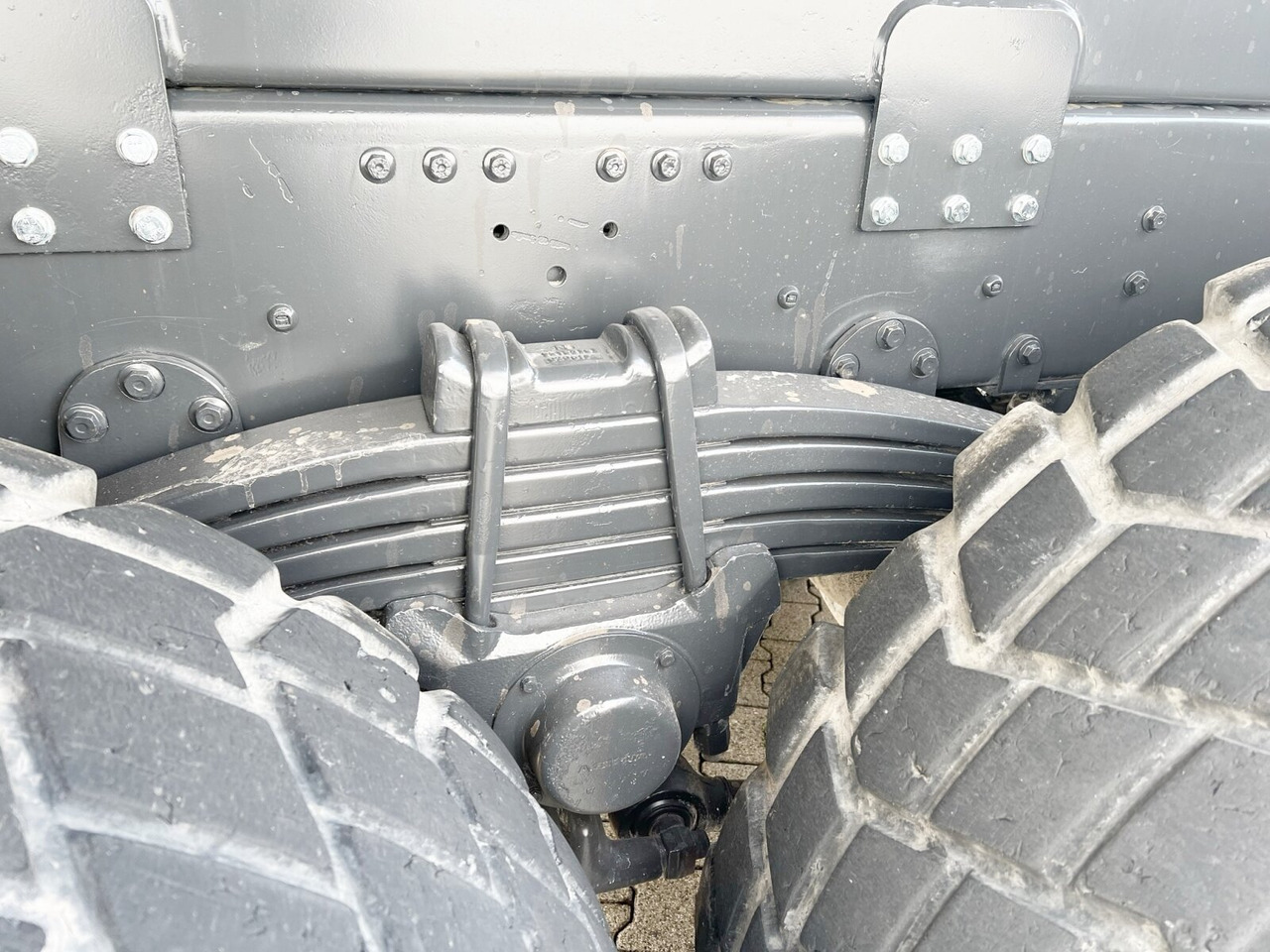 덤프 ASTRA HD9 86.56 8x6, 24m³ Mulde, Intarder ASTRA HD9 86.56 8x6,  24m³ Mulde,  Intarder : 사진 6 덤프 ASTRA HD9 86.56 8x6, 24m³ Mulde, Intarder ASTRA HD9 86.56 8x6,  24m³ Mulde,  Intarder : 사진 6