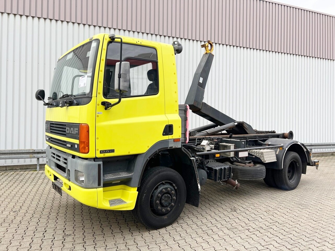DAF 65.210 4x4 65.210 4x4 - 후크 리프트 트럭 : 사진 1 DAF 65.210 4x4 65.210 4x4 - 후크 리프트 트럭 : 사진 1