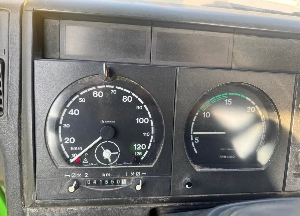 Euro Tech 410EH42 8x8 Euro Tech 410EH42 8x8, Abrollkipper - 후크 리프트 트럭 : 사진 2 Euro Tech 410EH42 8x8 Euro Tech 410EH42 8x8, Abrollkipper - 후크 리프트 트럭 : 사진 2