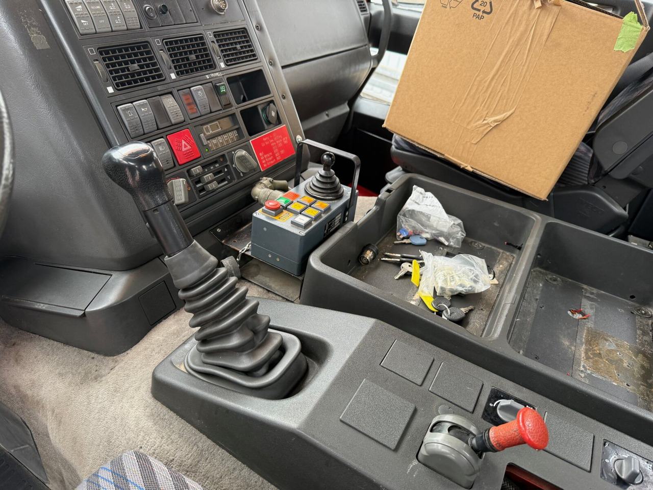EuroTech 240E38 6x2-4 EuroTech 240E38 6x2-4, Lift-/Lenkachse, Seilwinde, Kran Hiab 100 - 후크 리프트 트럭, 크레인 트럭 : 사진 5 EuroTech 240E38 6x2-4 EuroTech 240E38 6x2-4, Lift-/Lenkachse, Seilwinde, Kran Hiab 100 - 후크 리프트 트럭, 크레인 트럭 : 사진 5