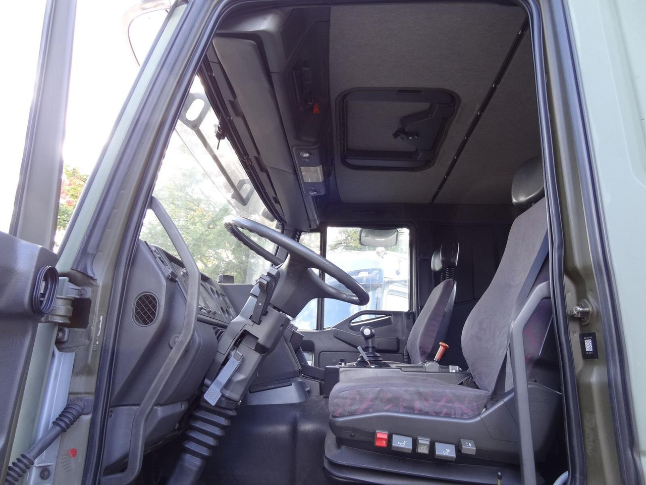 EuroTrakker 260E44W 6X6 EuroTrakker 260E44W 6X6, Retarder, ADR - 캡 새시 트럭 : 사진 5 EuroTrakker 260E44W 6X6 EuroTrakker 260E44W 6X6, Retarder, ADR - 캡 새시 트럭 : 사진 5
