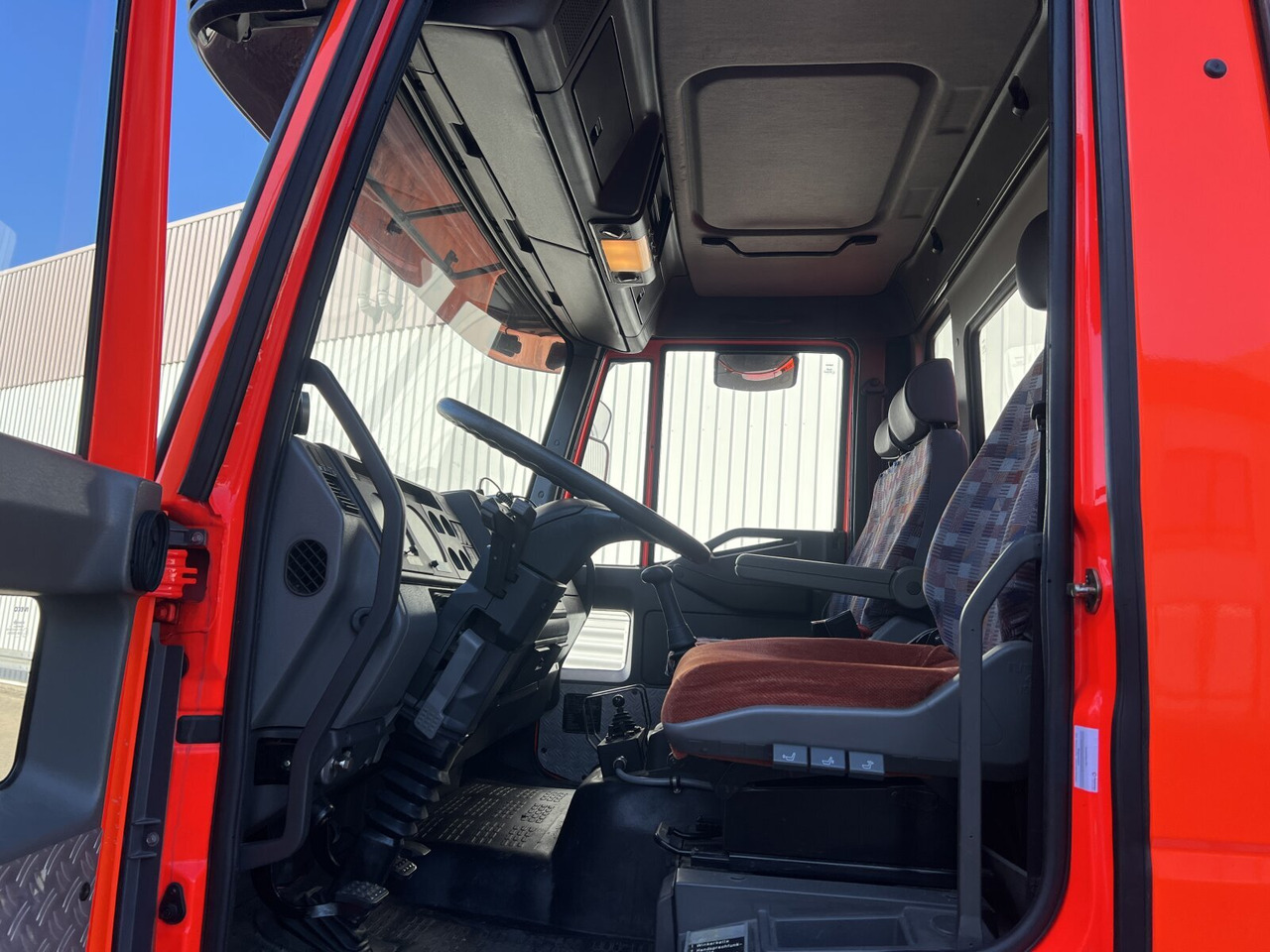 FF 95 E 18 WR 4x4 FF 95 E 18 WR 4x4, 6000l Wassertank - 유조트럭 : 사진 2 FF 95 E 18 WR 4x4 FF 95 E 18 WR 4x4, 6000l Wassertank - 유조트럭 : 사진 2