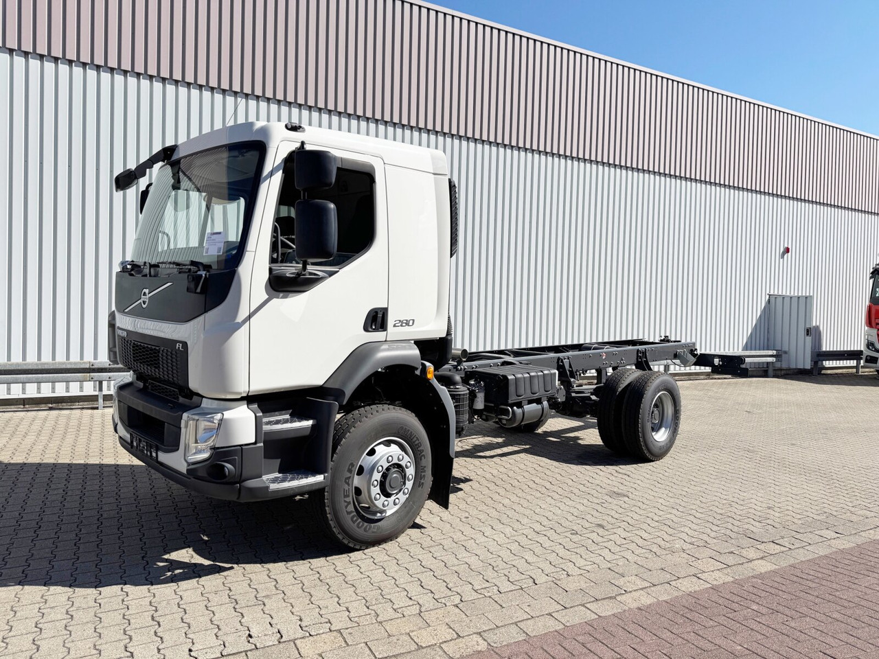 FL 280 4x4 FL 280 4x4, Nebenantrieb - 캡 새시 트럭 : 사진 1 FL 280 4x4 FL 280 4x4, Nebenantrieb - 캡 새시 트럭 : 사진 1