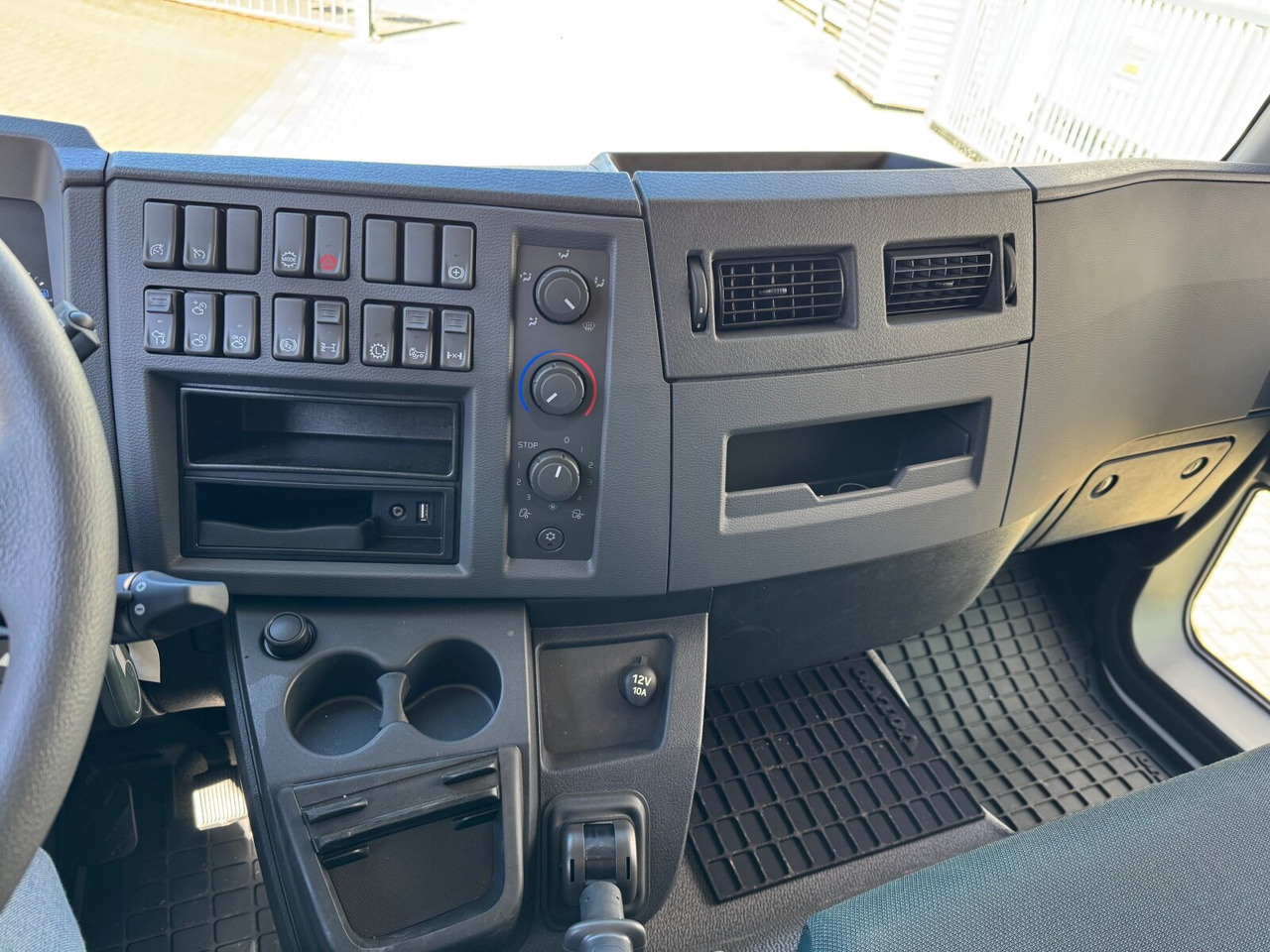 FL 280 4x4 FL 280 4x4, Nebenantrieb - 캡 새시 트럭 : 사진 4 FL 280 4x4 FL 280 4x4, Nebenantrieb - 캡 새시 트럭 : 사진 4