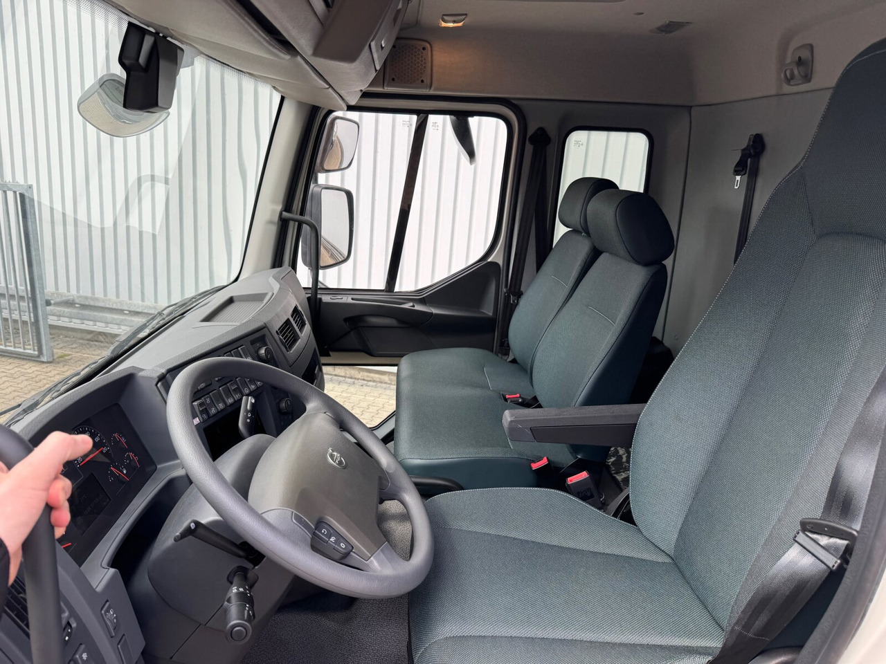 FL 280 4x4 FL 280 4x4 - 덤프트럭 : 사진 2 FL 280 4x4 FL 280 4x4 - 덤프트럭 : 사진 2