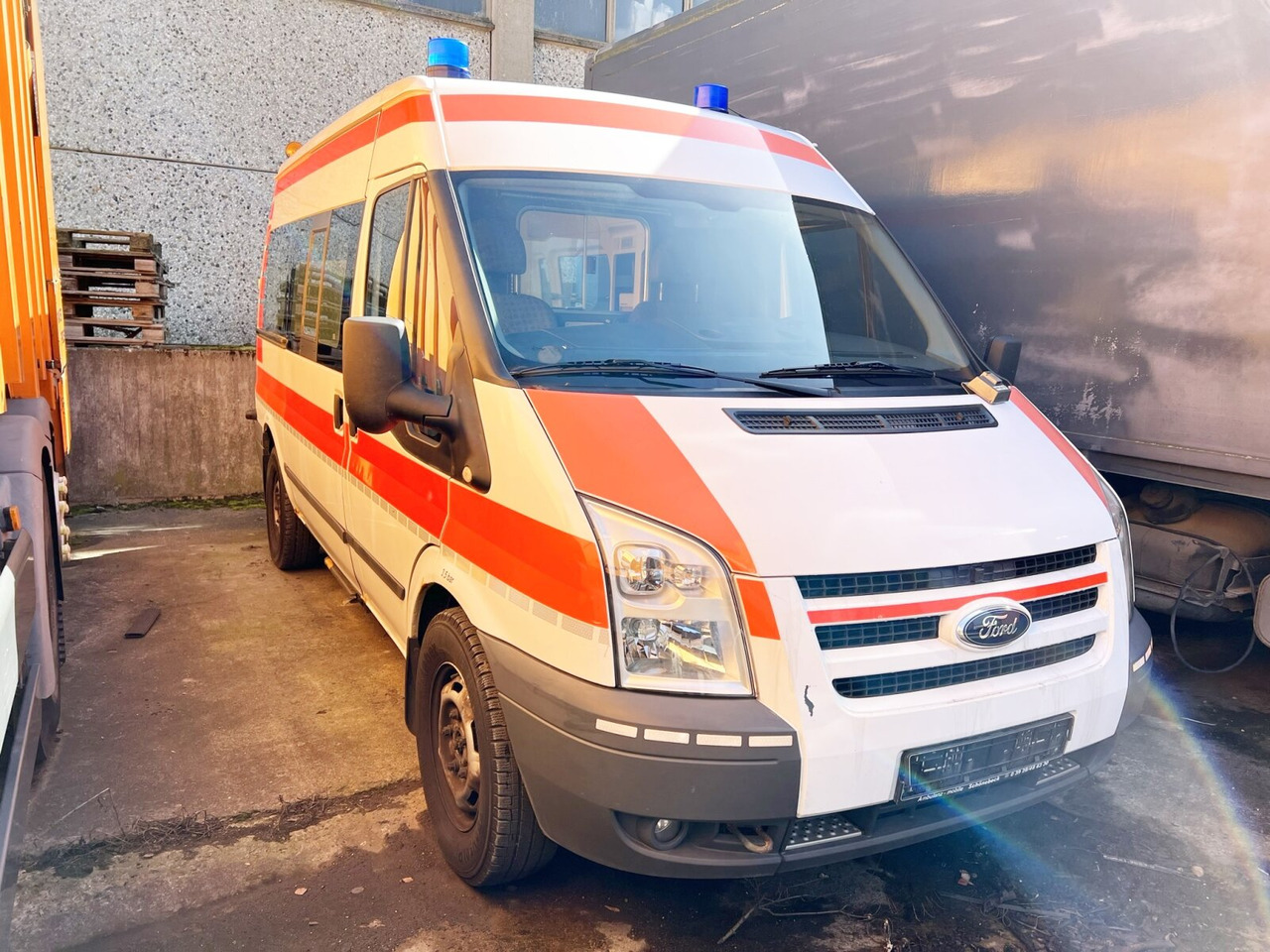 Ford Transit 2.2 TDCI 4x2 Transit 2.2 TDCI 4x2, Krankentransporter - 구급차 : 사진 5 Ford Transit 2.2 TDCI 4x2 Transit 2.2 TDCI 4x2, Krankentransporter - 구급차 : 사진 5