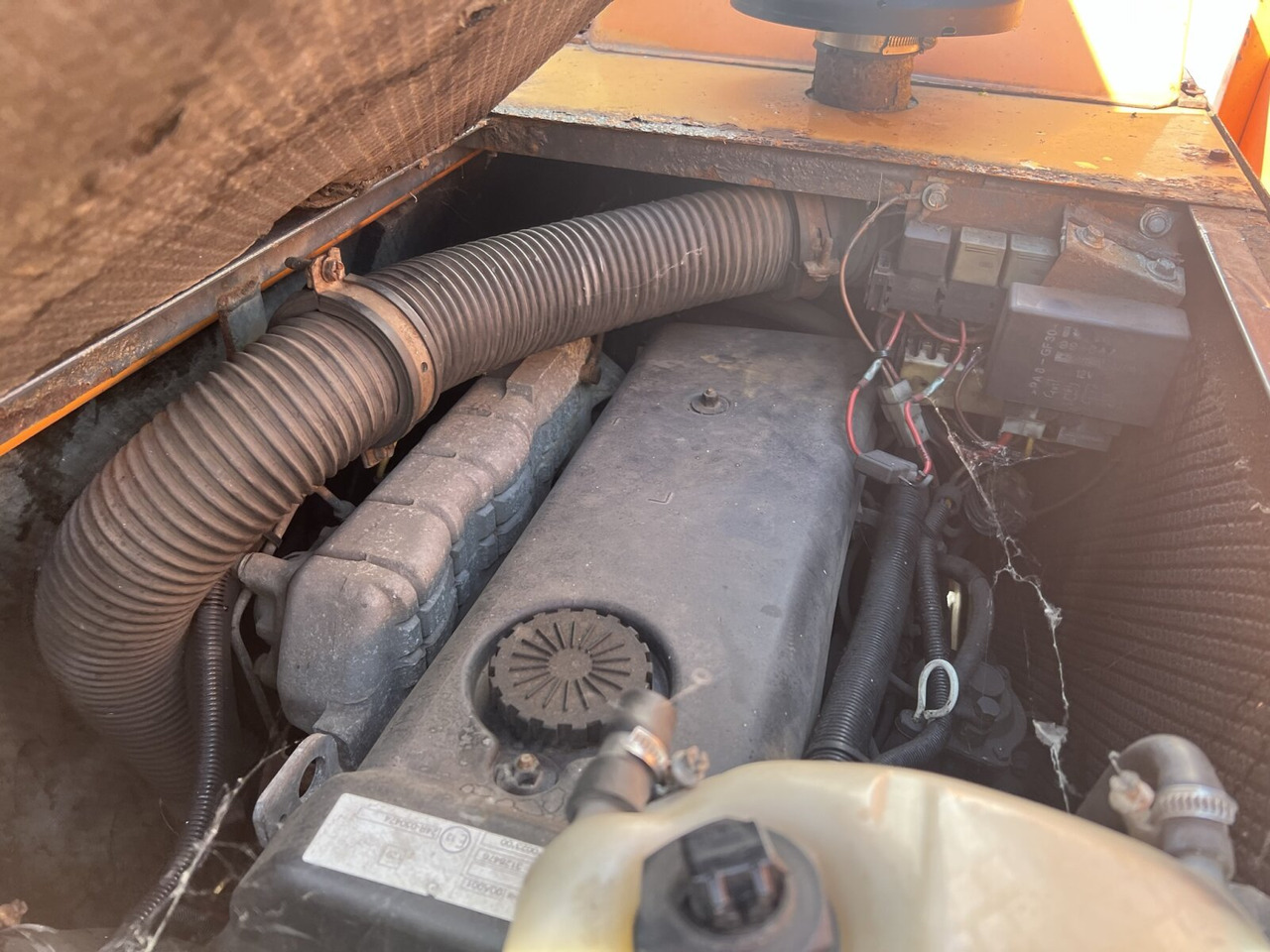 HY 1251 / 4x4 Bokimobil, Winterdienst, Kehr/Saugmaschine KIEFER HY 1251 / 4x4 Bokimobil, Winterdienst - 지자체 트랙터 : 사진 4 HY 1251 / 4x4 Bokimobil, Winterdienst, Kehr/Saugmaschine KIEFER HY 1251 / 4x4 Bokimobil, Winterdienst - 지자체 트랙터 : 사진 4