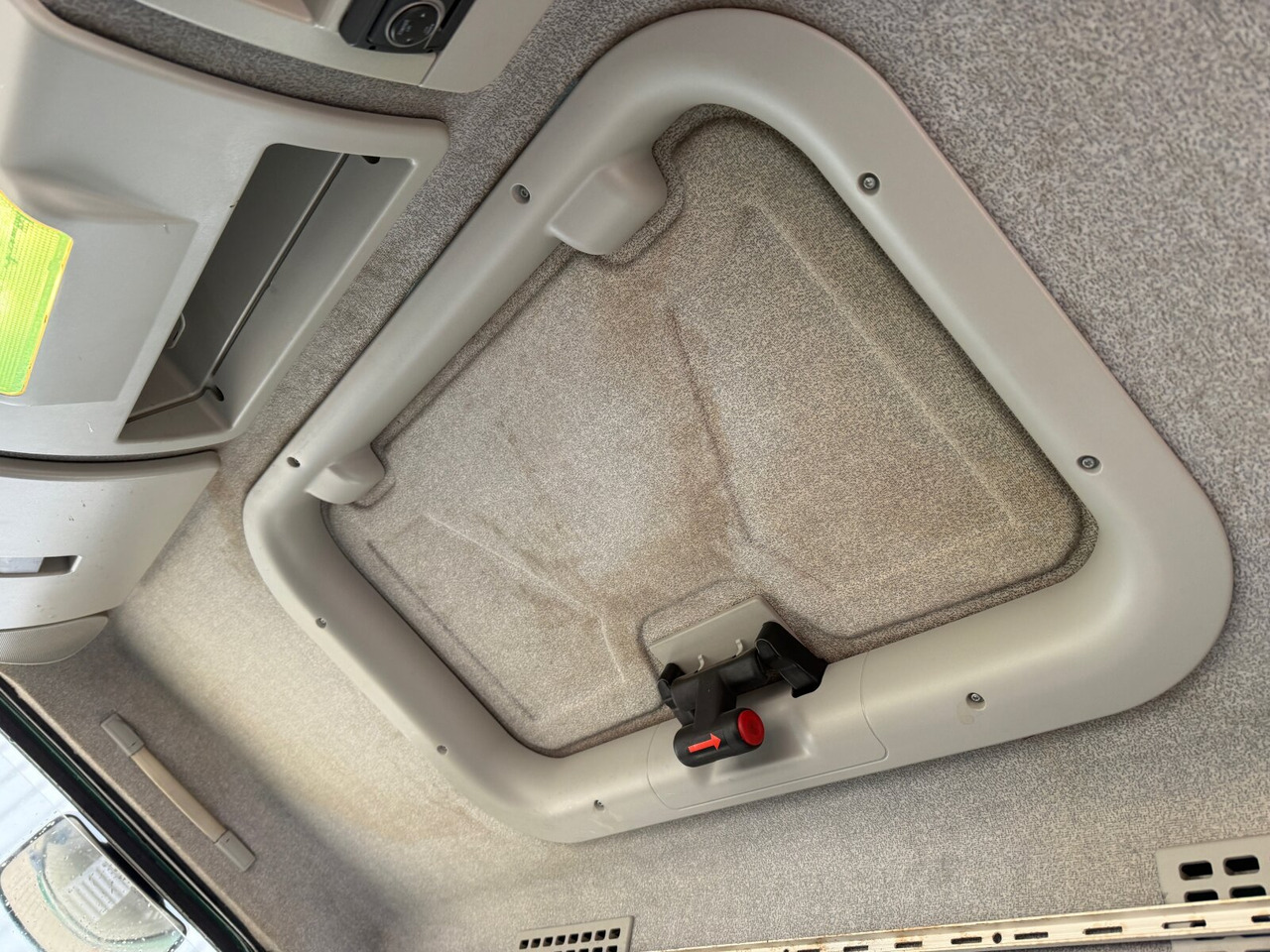 Iveco ML80E18/P 4x2 ML80E18/P 4x2, City-Abroller - 후크 리프트 트럭 : 사진 5 Iveco ML80E18/P 4x2 ML80E18/P 4x2, City-Abroller - 후크 리프트 트럭 : 사진 5