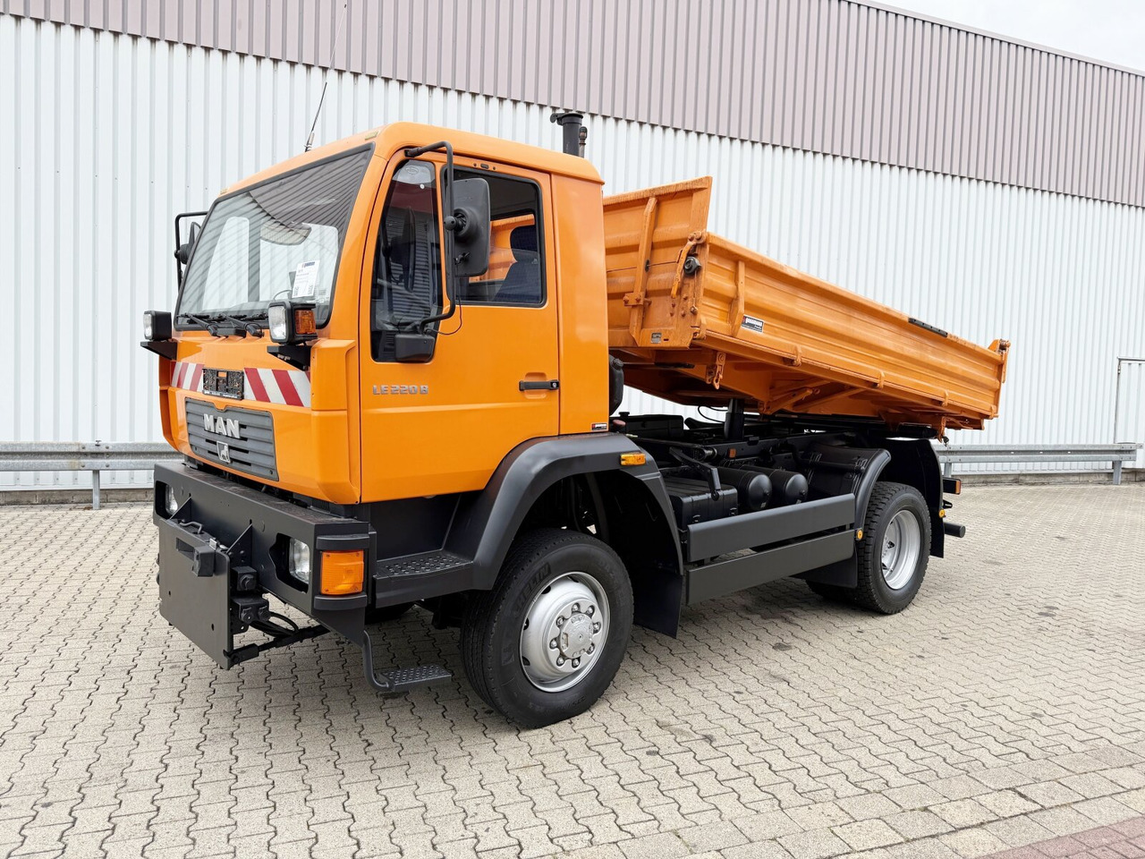MAN 14.225 LAK 4x4 BB 14.225 LAK 4x4 BB, Winterdienstausstattung - 덤프트럭 : 사진 1 MAN 14.225 LAK 4x4 BB 14.225 LAK 4x4 BB, Winterdienstausstattung - 덤프트럭 : 사진 1