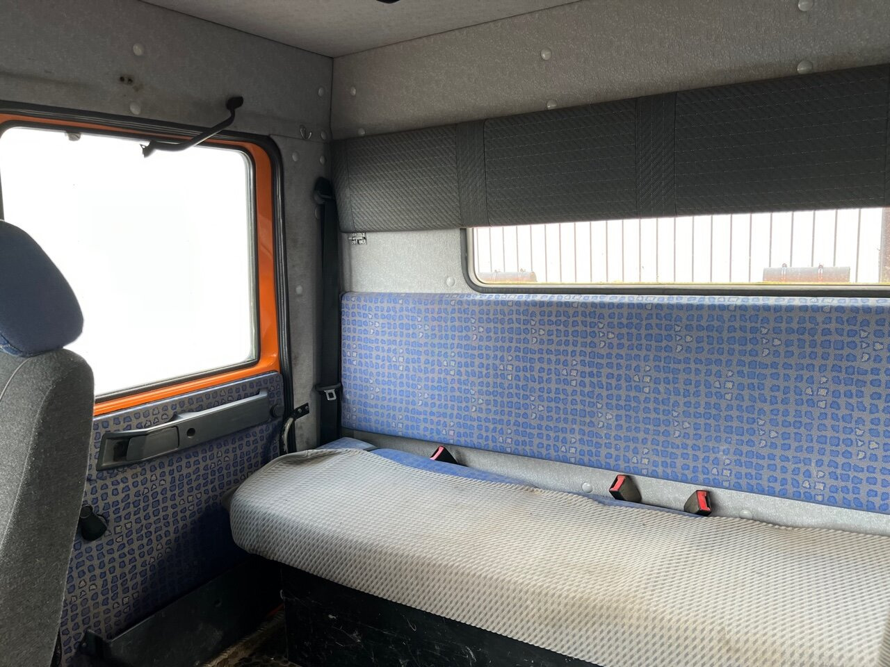 MAN 14.225 LAK 4x4 BB Doka 14.225 LAK 4x4 BB Doka, Winterdienstausstattung - 덤프트럭 : 사진 5 MAN 14.225 LAK 4x4 BB Doka 14.225 LAK 4x4 BB Doka, Winterdienstausstattung - 덤프트럭 : 사진 5