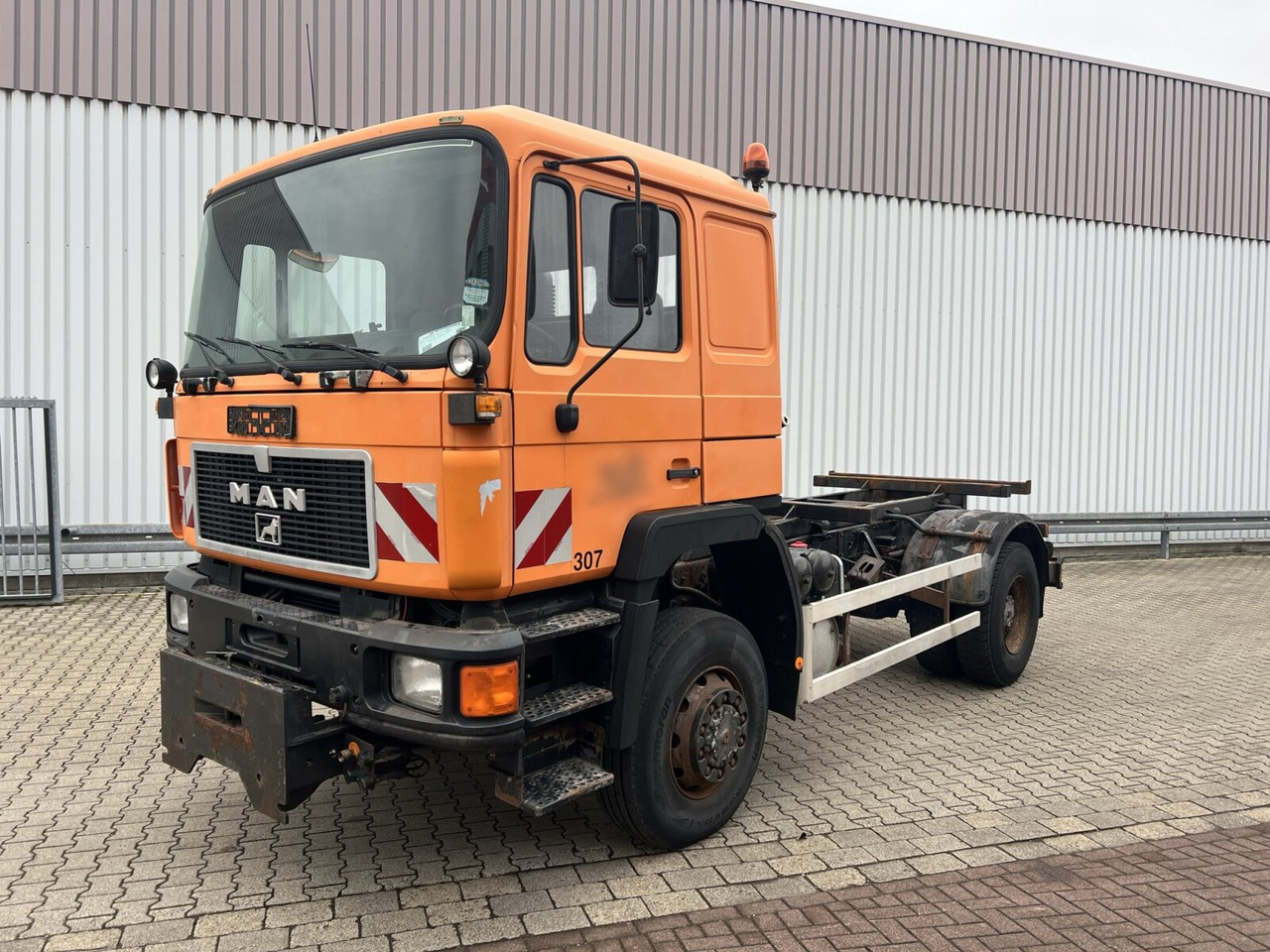 MAN 19.292/402 FAK 4x4 BB 19.292/402 FAK 4x4 BB, 6-Zylinder, Winterdienstausstattung - 캡 새시 트럭 : 사진 1 MAN 19.292/402 FAK 4x4 BB 19.292/402 FAK 4x4 BB, 6-Zylinder, Winterdienstausstattung - 캡 새시 트럭 : 사진 1