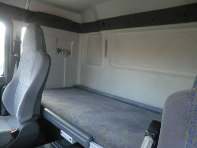 MAN TGA 18.360 4x2 - 캡 새시 트럭 : 사진 2 MAN TGA 18.360 4x2 - 캡 새시 트럭 : 사진 2