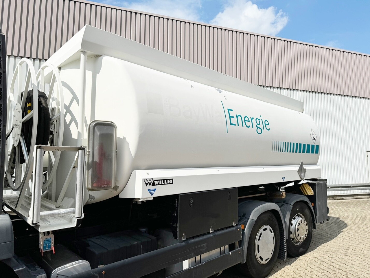 MAN TGA 26.390 6X2-4 BL TGA 26.390 6X2-4 BL, Lenk-/Liftachse, Willig Tankaufbau ca. 20.000l, 3 Kammern - 유조트럭 : 사진 2 MAN TGA 26.390 6X2-4 BL TGA 26.390 6X2-4 BL, Lenk-/Liftachse, Willig Tankaufbau ca. 20.000l, 3 Kammern - 유조트럭 : 사진 2