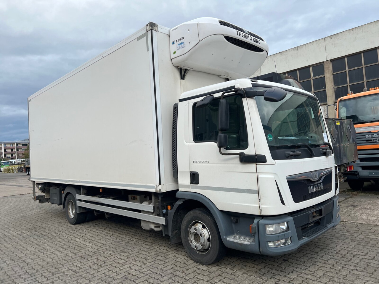MAN TGL 12.220 4X2 BL mit Motorschaden TGL 12.220 4X2 BL mit Motorschaden, Tiefkühlkoffer, Thermoking, Rolltor, unterfaltbare MBB LBW - 냉동탑차 : 사진 1 MAN TGL 12.220 4X2 BL mit Motorschaden TGL 12.220 4X2 BL mit Motorschaden, Tiefkühlkoffer, Thermoking, Rolltor, unterfaltbare MBB LBW - 냉동탑차 : 사진 1