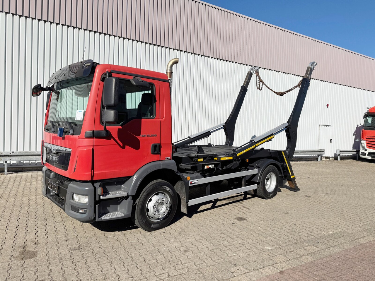 MAN TGM 15/16.290 4X2 BL TGM 15/16.290 4X2 BL, Tele-Absetzer, Funk - 스킵 로더 트럭 : 사진 1 MAN TGM 15/16.290 4X2 BL TGM 15/16.290 4X2 BL, Tele-Absetzer, Funk - 스킵 로더 트럭 : 사진 1