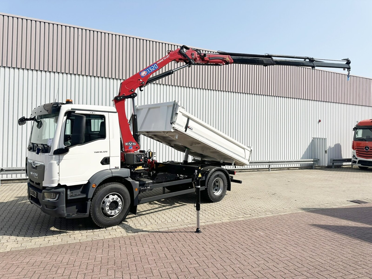 MAN TGM 18.320 4x2 TGM 18.320 4x2, Kran HMF 1320 K3, Funk - 덤프트럭, 크레인 트럭 : 사진 1 MAN TGM 18.320 4x2 TGM 18.320 4x2, Kran HMF 1320 K3, Funk - 덤프트럭, 크레인 트럭 : 사진 1